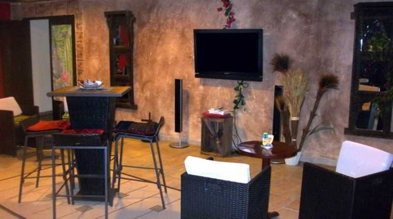 פרטואי The Originals City, Hotel Le Village Provencal, Aix-En-Provence Nord מראה חיצוני תמונה
