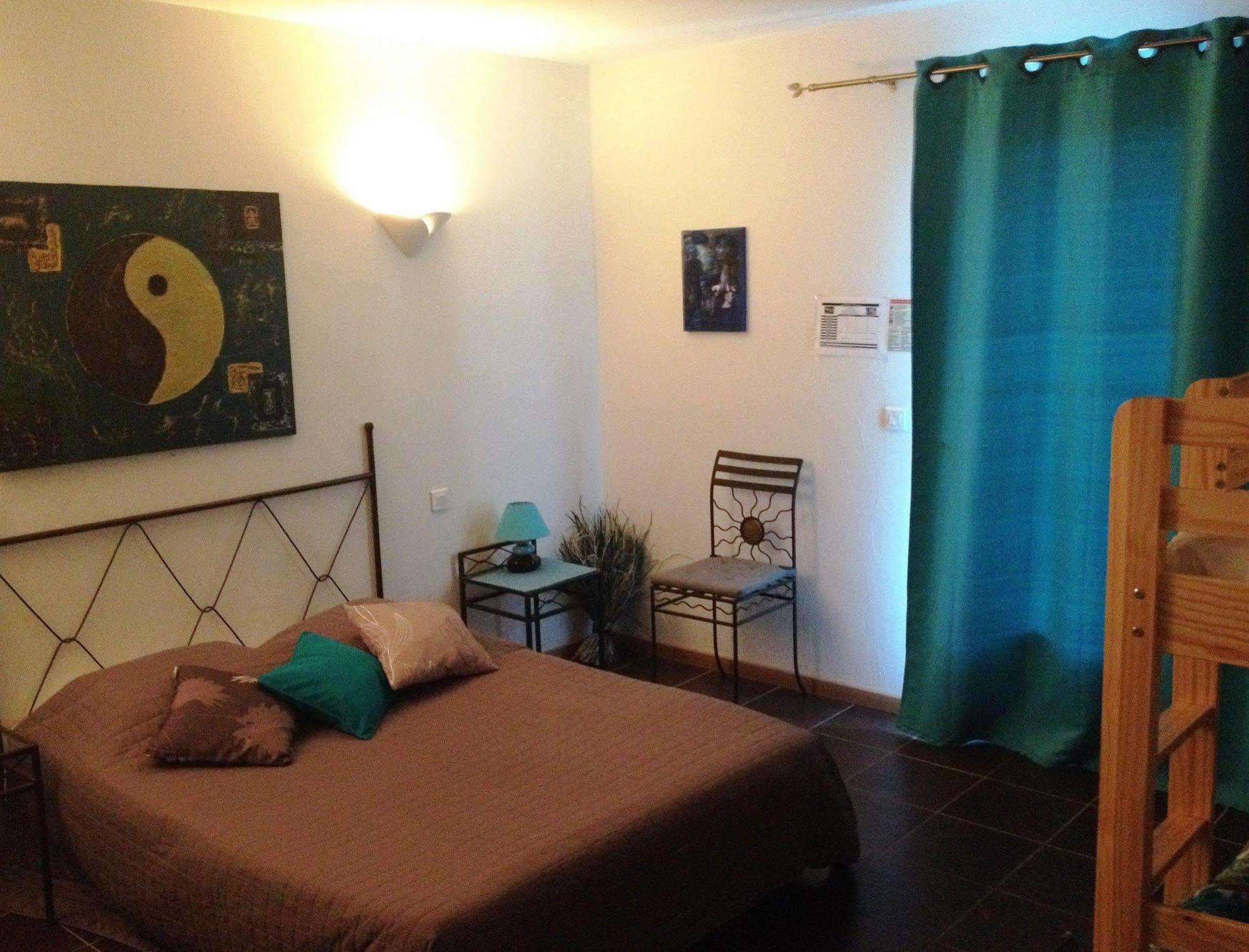 פרטואי The Originals City, Hotel Le Village Provencal, Aix-En-Provence Nord מראה חיצוני תמונה